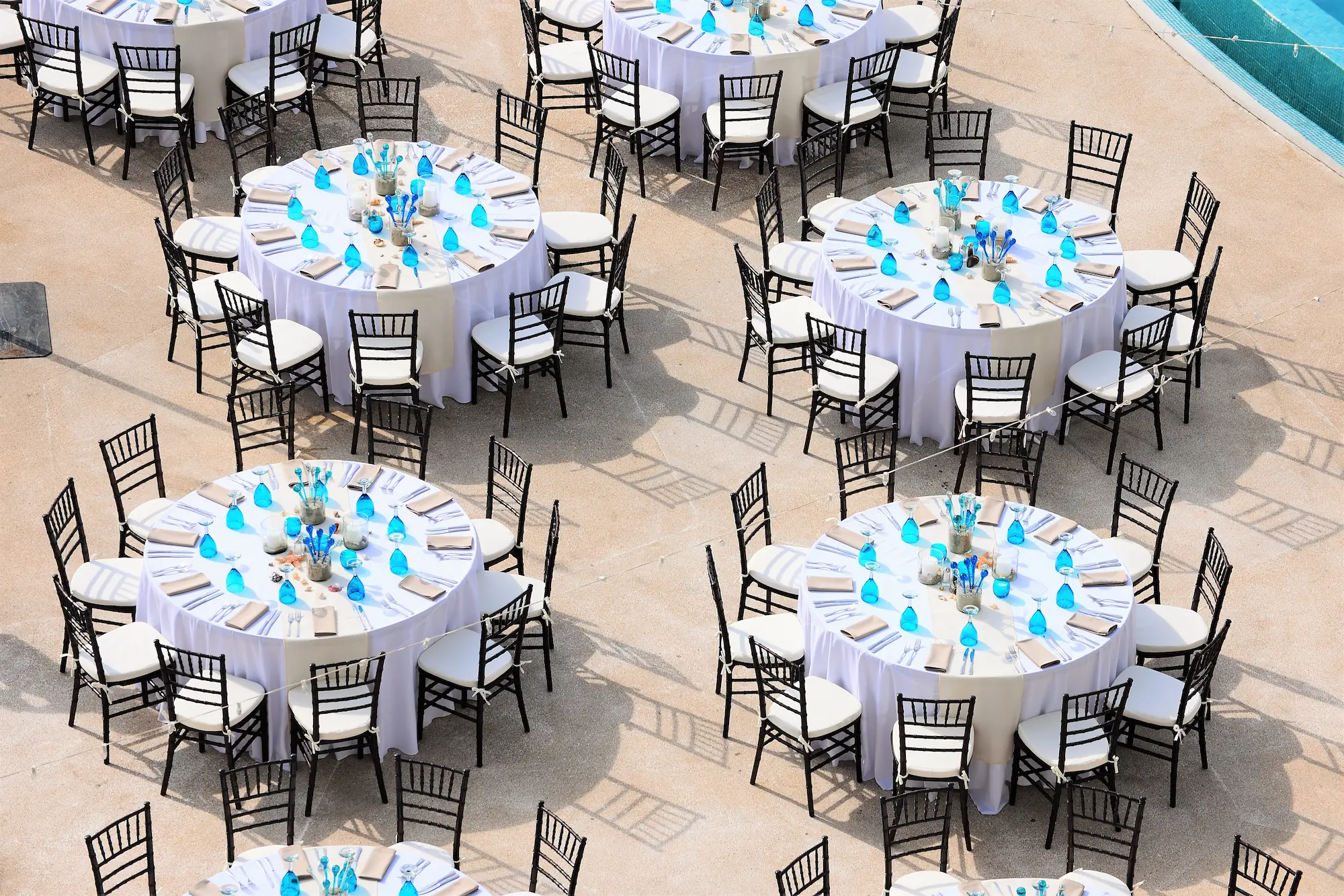 blue dinner bg